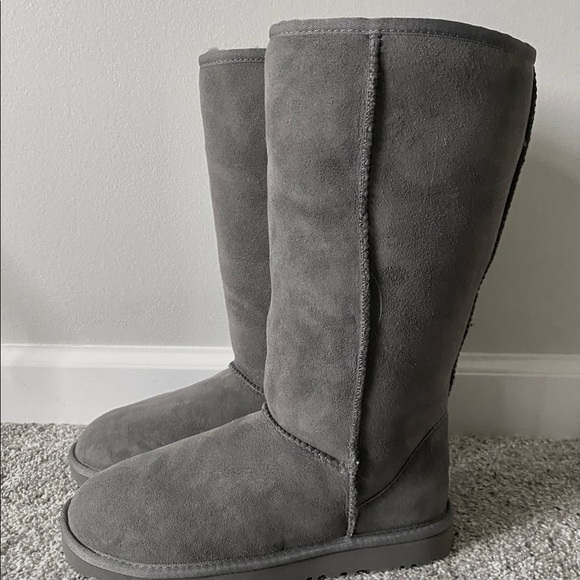 Tall Ugg boots-Gray - Picture 4 of 5
